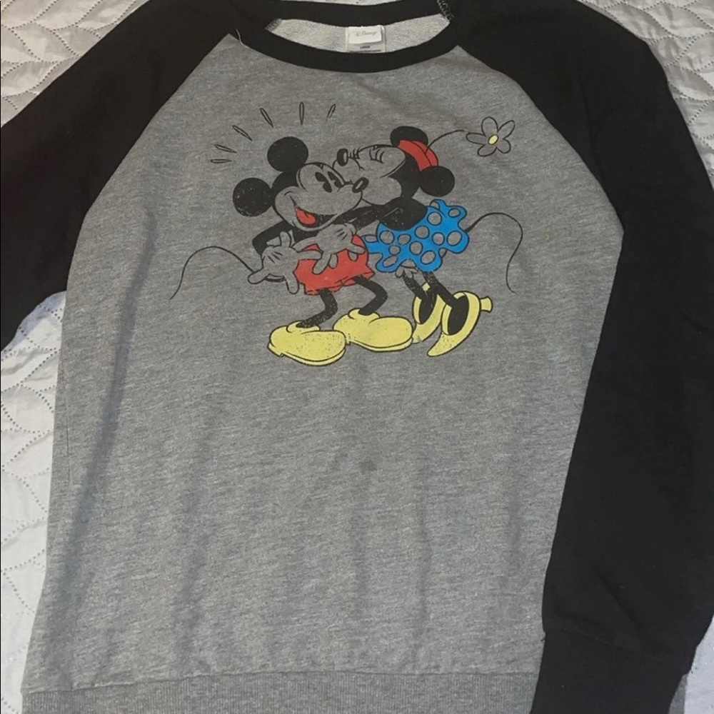 Disney Mickey and Minnie
Mouse Graphic Sweatshirt
